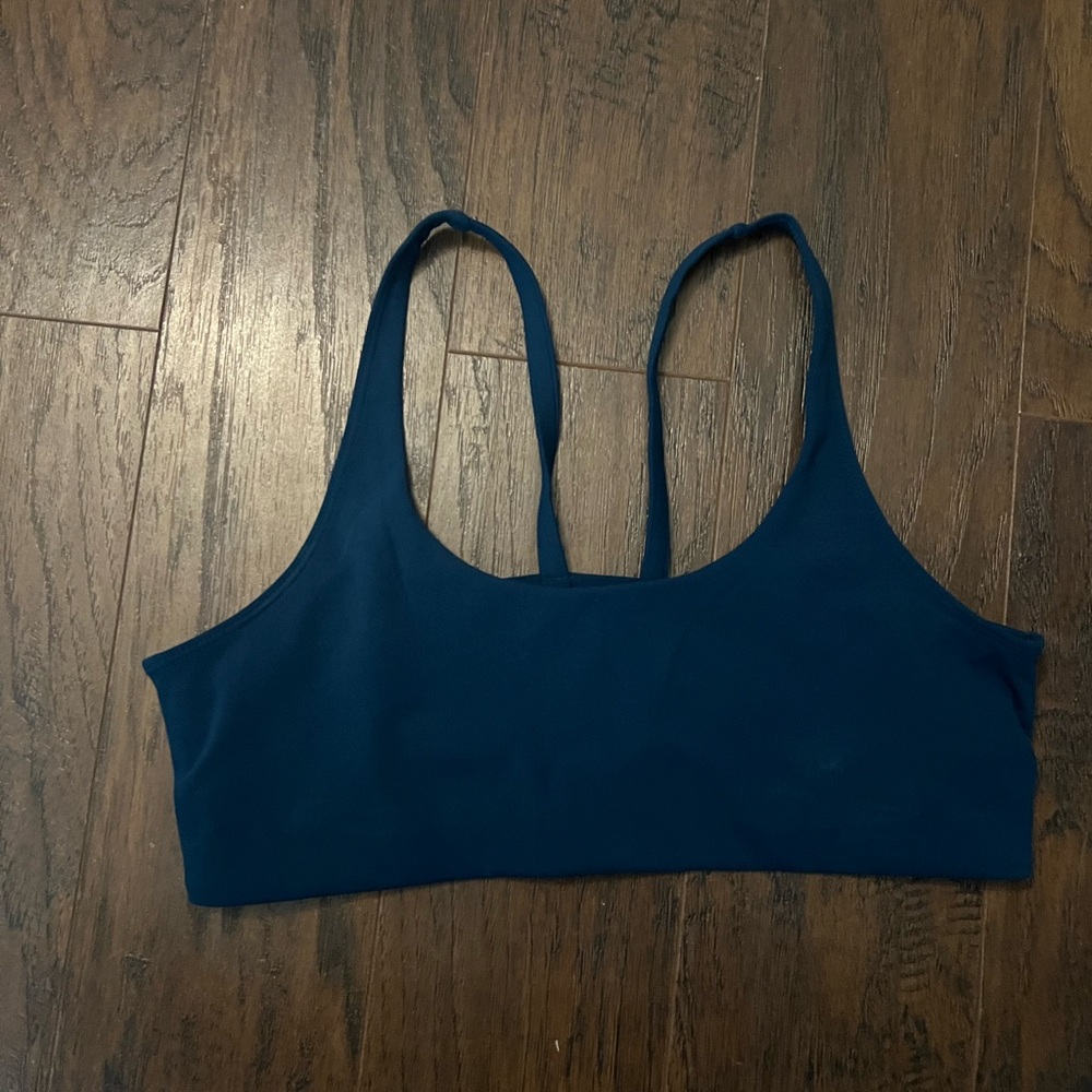 Vuori large work out bra